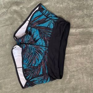 Lululemon running shorts size 4